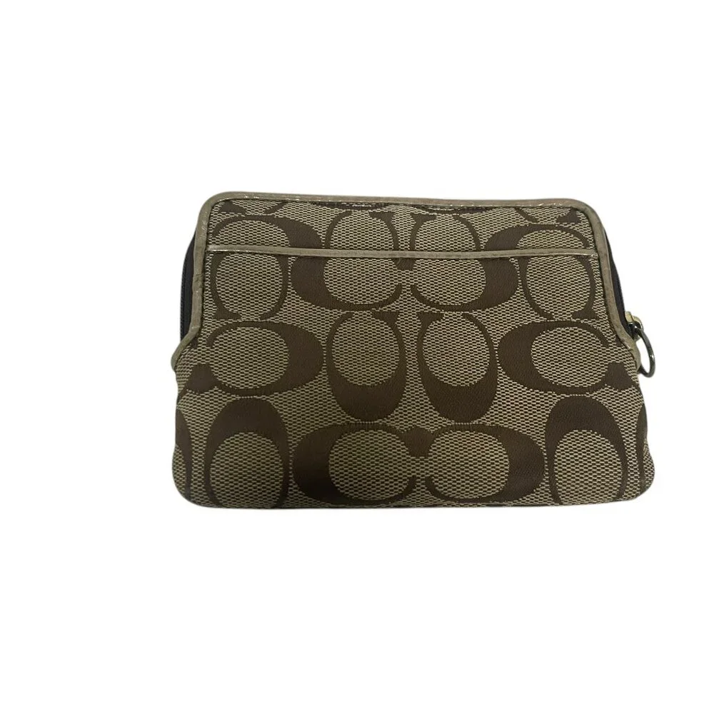 Coach Signature C Canvas Wristlet (missing strap) with Flower - Picture 5 of 11